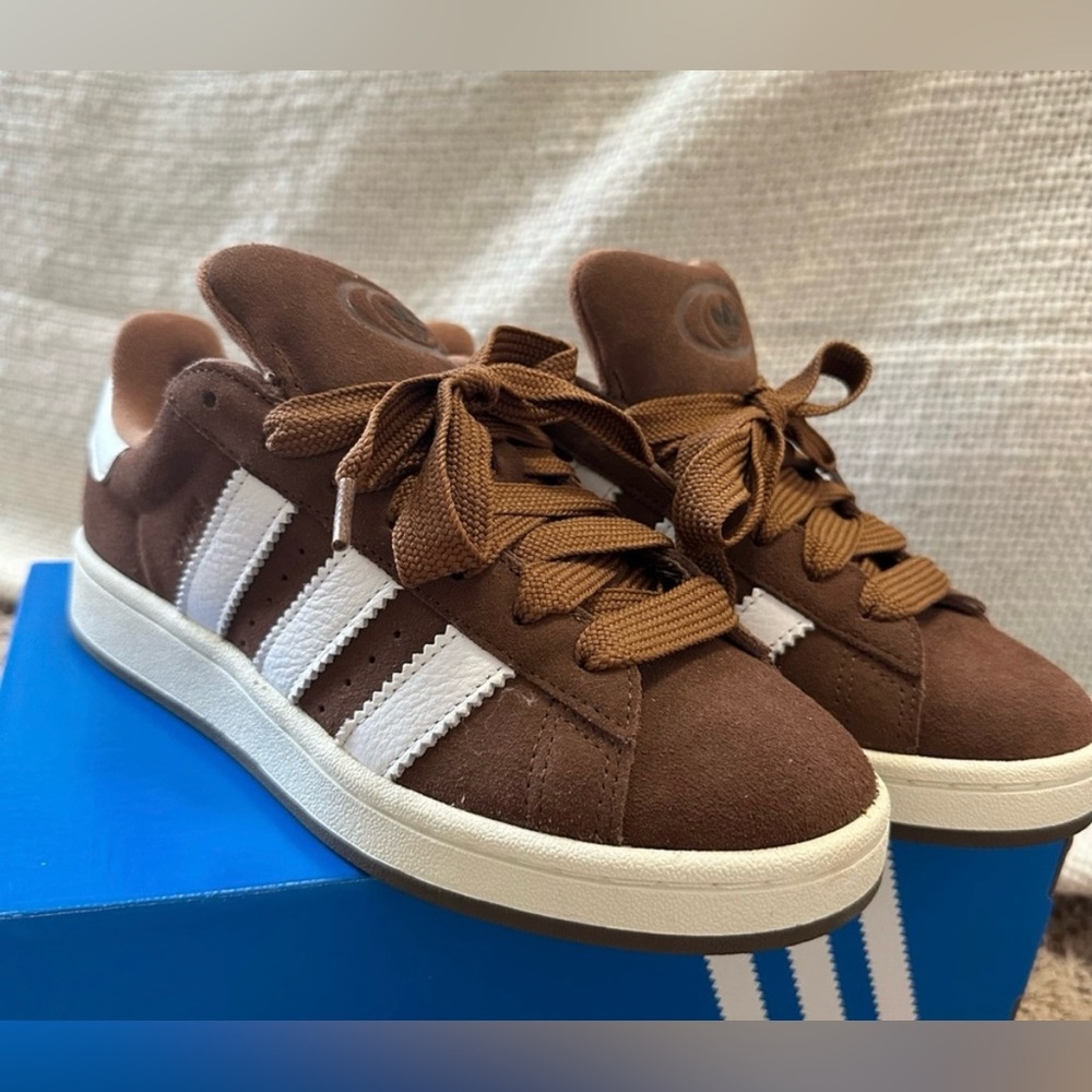 Adidas Campus
Brown